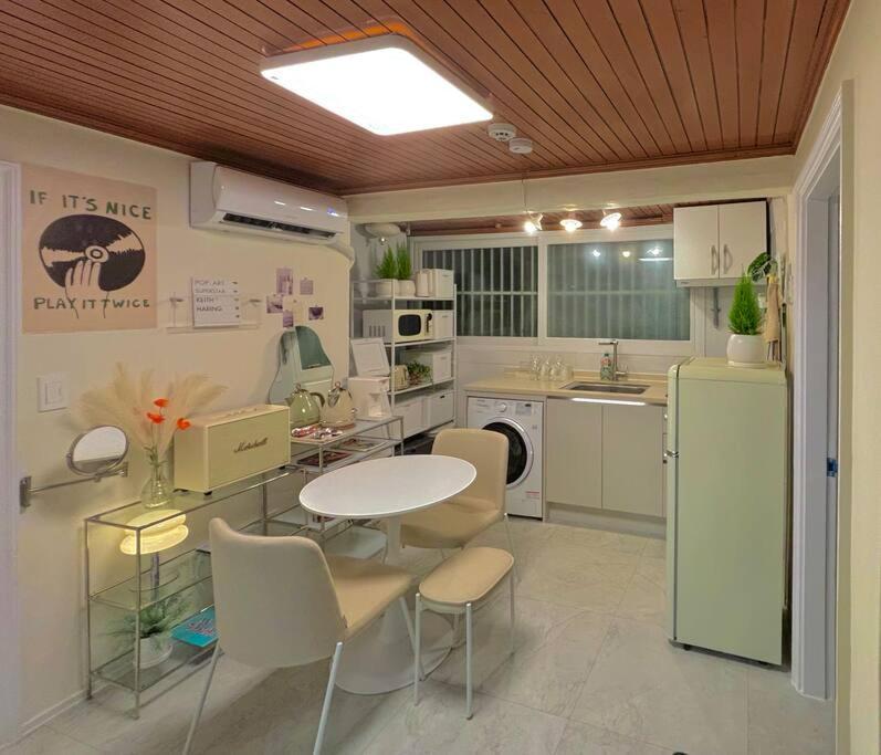 3 L 3 Beds L Mrt 8 Min L Gwanghwamun *