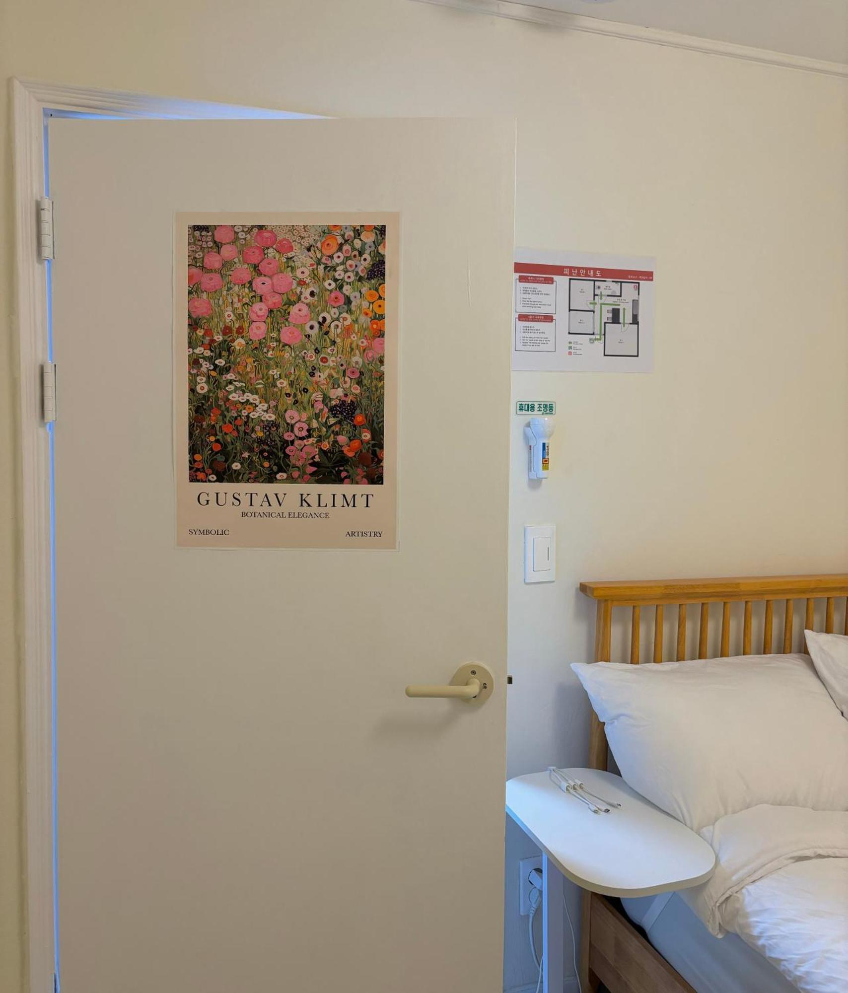 Apartment 3 L 3 Beds L Mrt 8 Min L Gwanghwamun Seoul